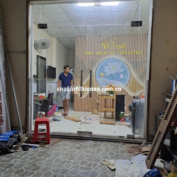 Báo Giá vách kính cường lực 10mm giá rẻ nhất Hà Nội