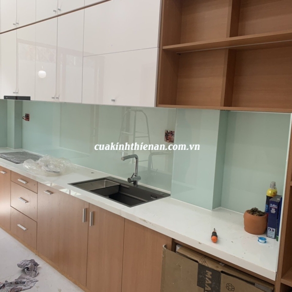 Kính Cường Lực Ốp Bếp Giá Rẻ Tại HCM 